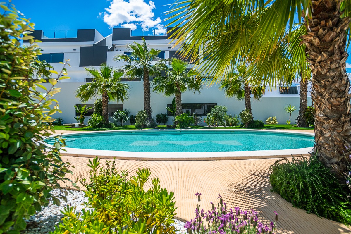 For sale - 3 Bedroom 3 Bathroom Apartment in Torrevieja - Costa Blanca  - Alicante
