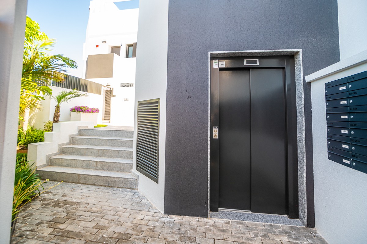 For sale - 3 Bedroom 3 Bathroom Apartment in Torrevieja - Costa Blanca  - Alicante