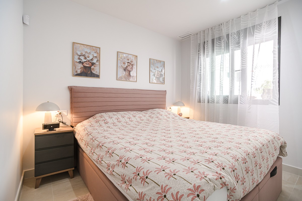 For sale - 3 Bedroom 3 Bathroom Apartment in Torrevieja - Costa Blanca  - Alicante