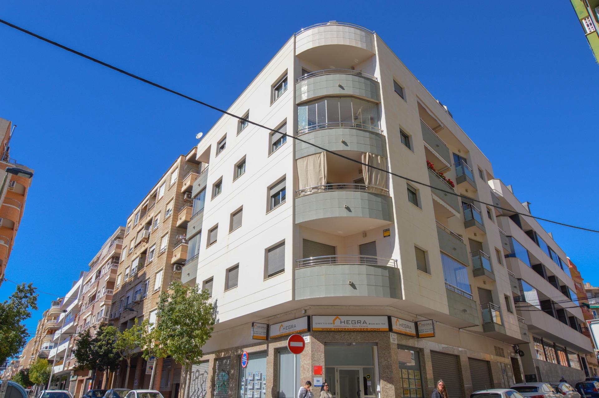 For sale - 2 Bedroom 2 Bathroom Apartment in Torrevieja - Playa Del Cura  - Alicante