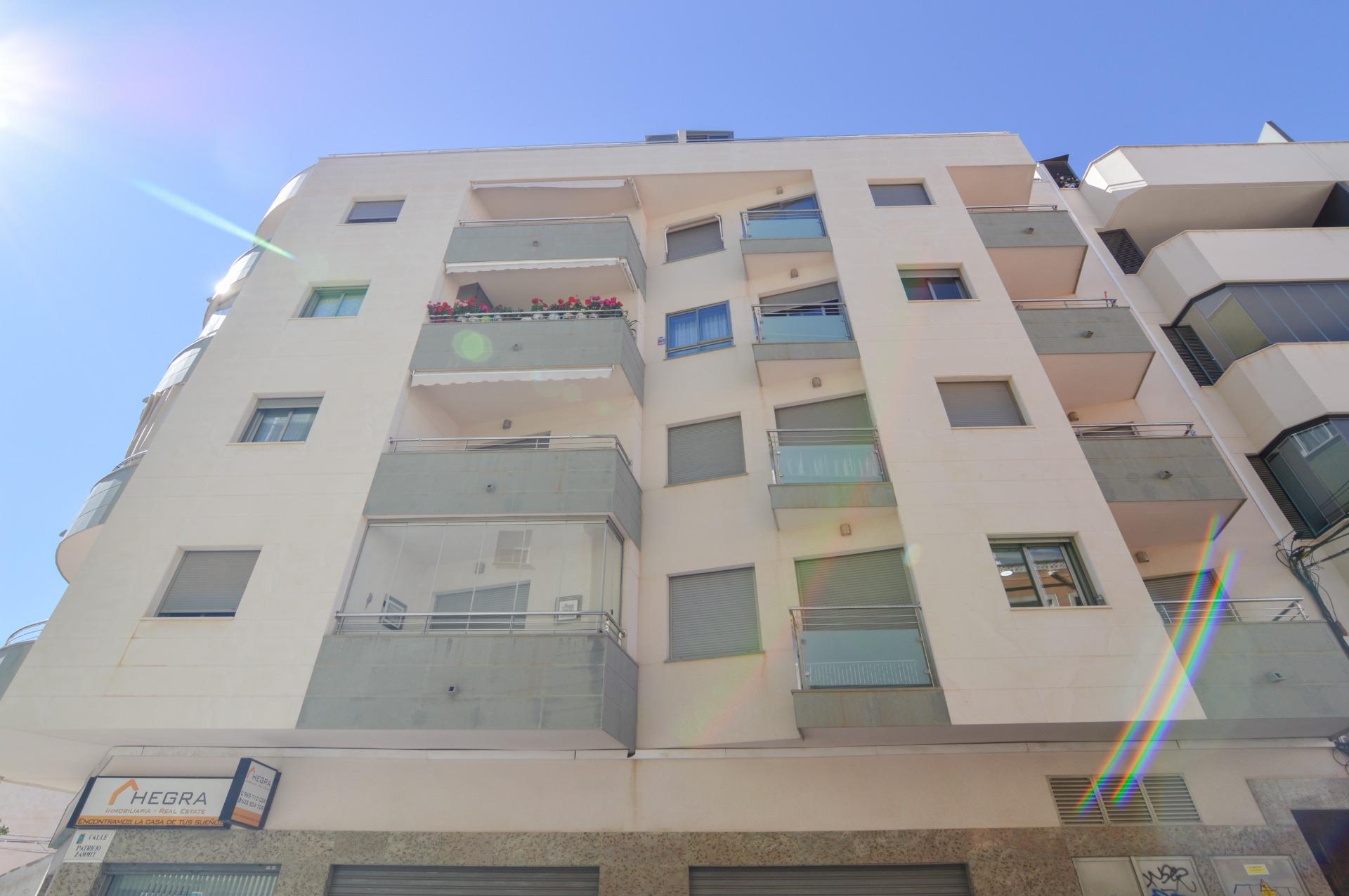 For sale - 2 Bedroom 2 Bathroom Apartment in Torrevieja - Playa Del Cura  - Alicante