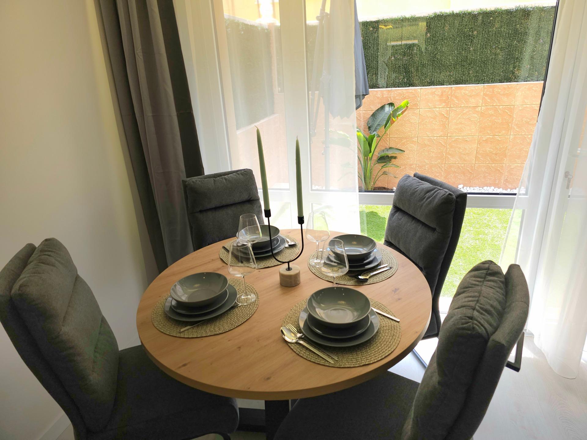 For sale - 3 Bedroom 2 Bathroom Bungalow in Torrevieja - Los Europeos  - Alicante