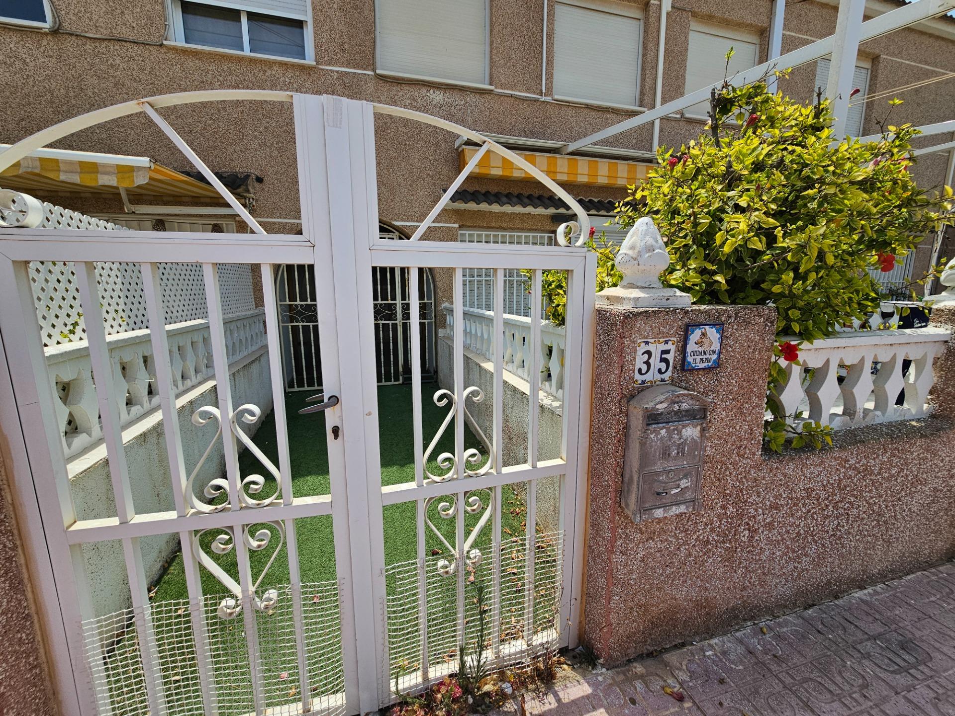 For sale - 3 Bedroom 2 Bathroom Bungalow in Torrevieja - Los Europeos  - Alicante