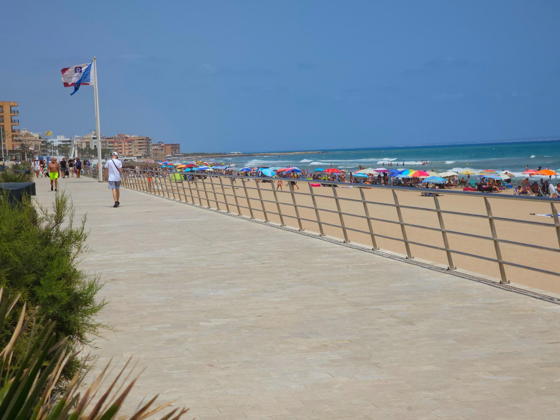 For sale - 3 Bedroom 2 Bathroom Bungalow in Torrevieja - Los Europeos  - Alicante