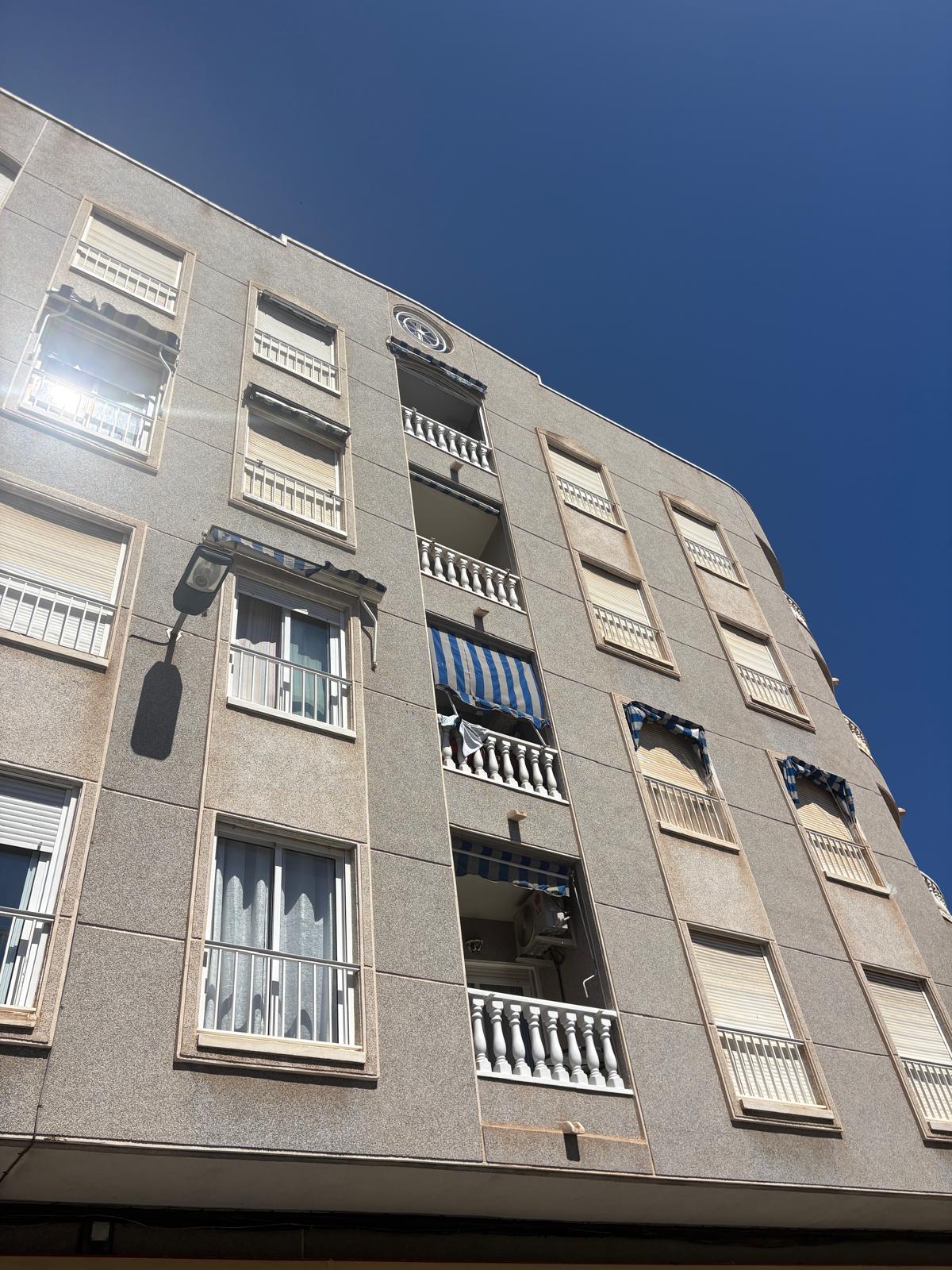For sale - 2 Bedroom 1 Bathroom Apartment in Torrevieja - Costa Blanca  - Alicante