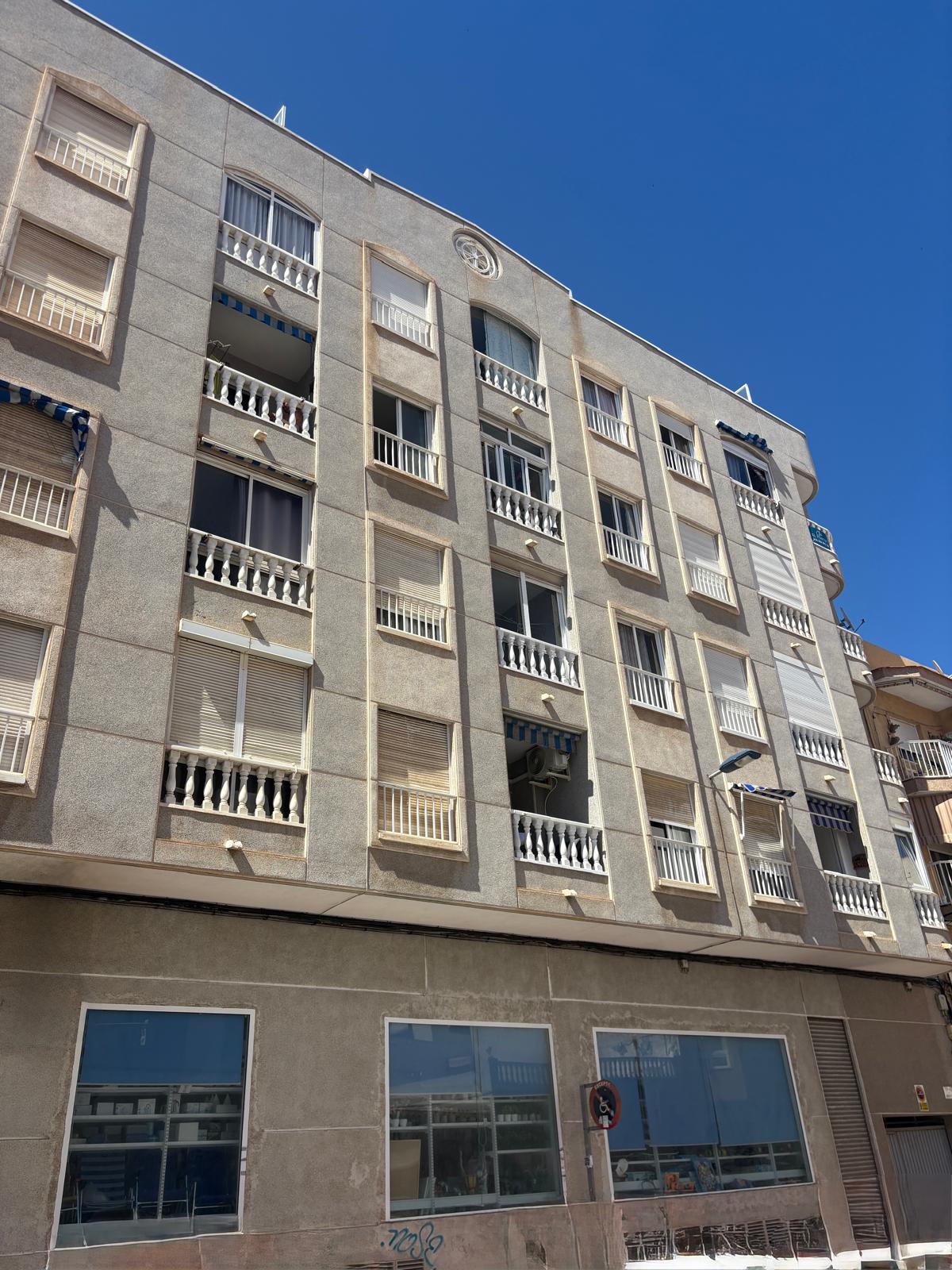 For sale - 2 Bedroom 1 Bathroom Apartment in Torrevieja - Costa Blanca  - Alicante