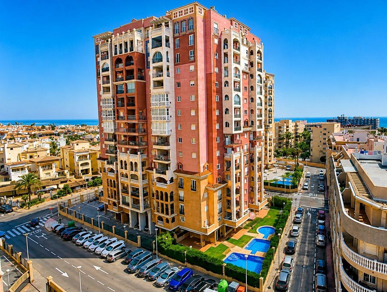 For sale - 2 Bedroom 2 Bathroom Apartment in Torrevieja - Los Frutales  - Alicante