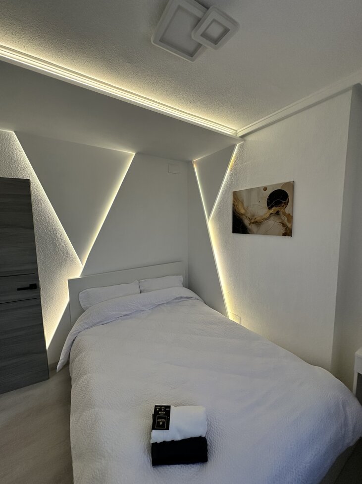 For sale - 3 Bedroom 2 Bathroom Apartment in Torrevieja - Centro  - Alicante