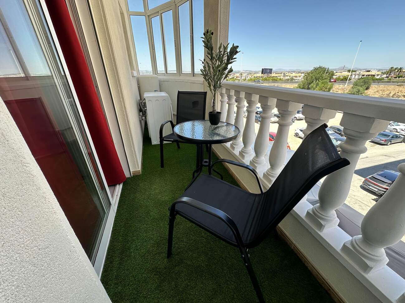 For sale - 3 Bedroom 2 Bathroom Apartment in Torrevieja - Centro  - Alicante