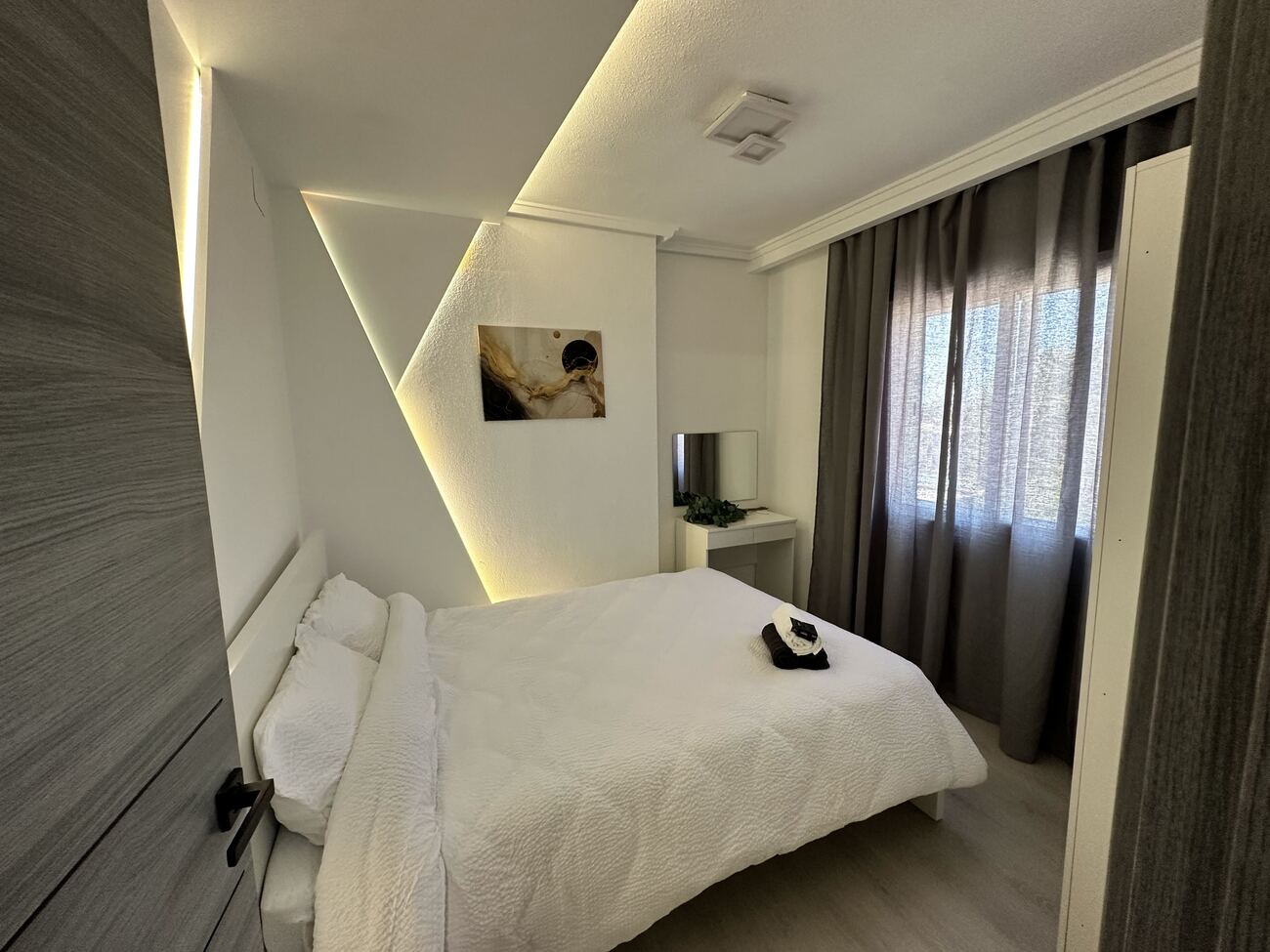 For sale - 3 Bedroom 2 Bathroom Apartment in Torrevieja - Centro  - Alicante