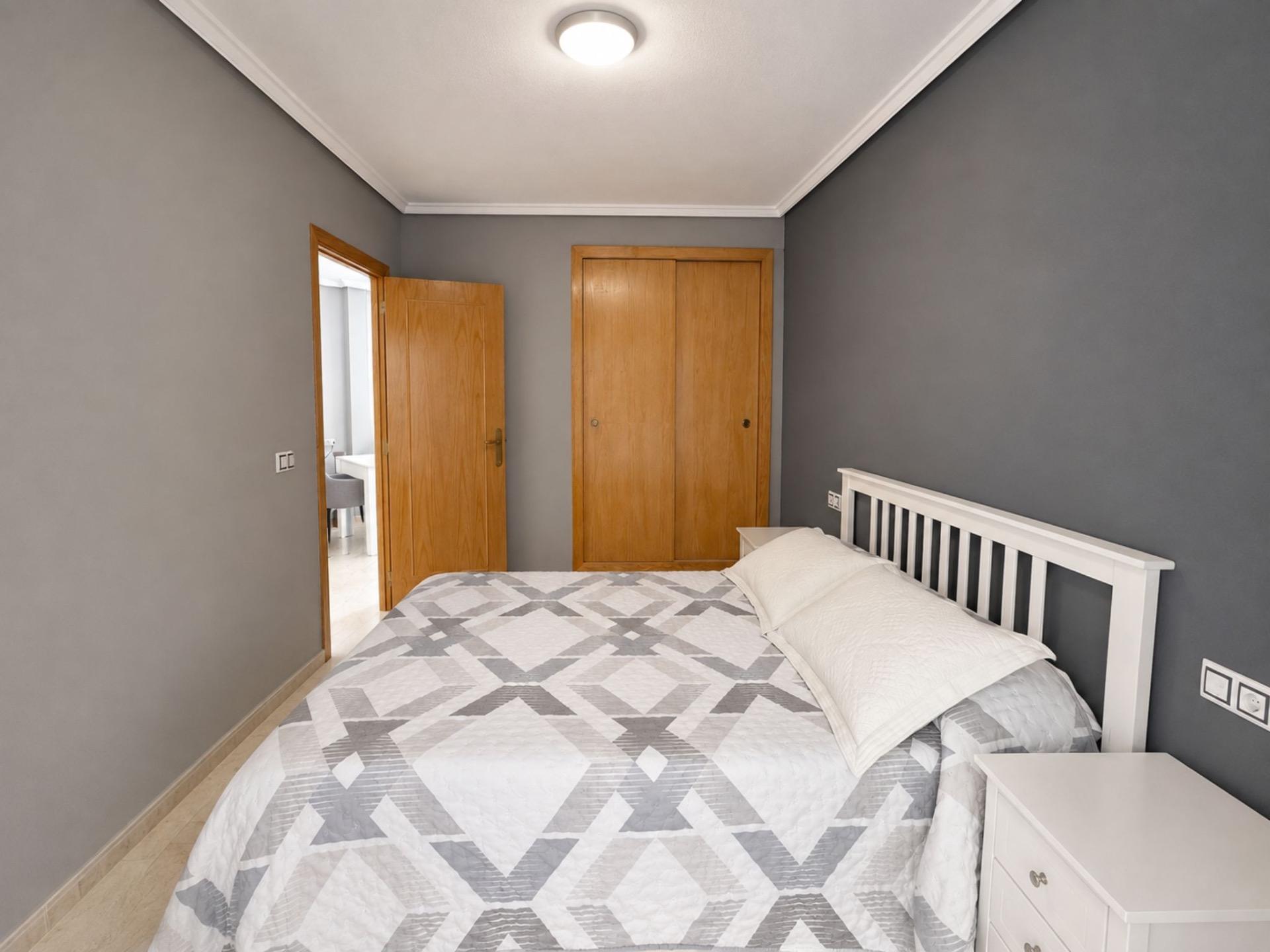 For sale - 2 Bedroom 1 Bathroom Apartment in Torrevieja - Estacion De Autobuses  - Alicante