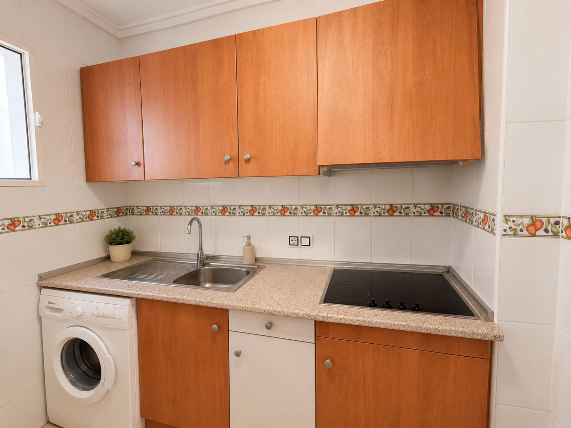 For sale - 2 Bedroom 1 Bathroom Apartment in Torrevieja - Estacion De Autobuses  - Alicante