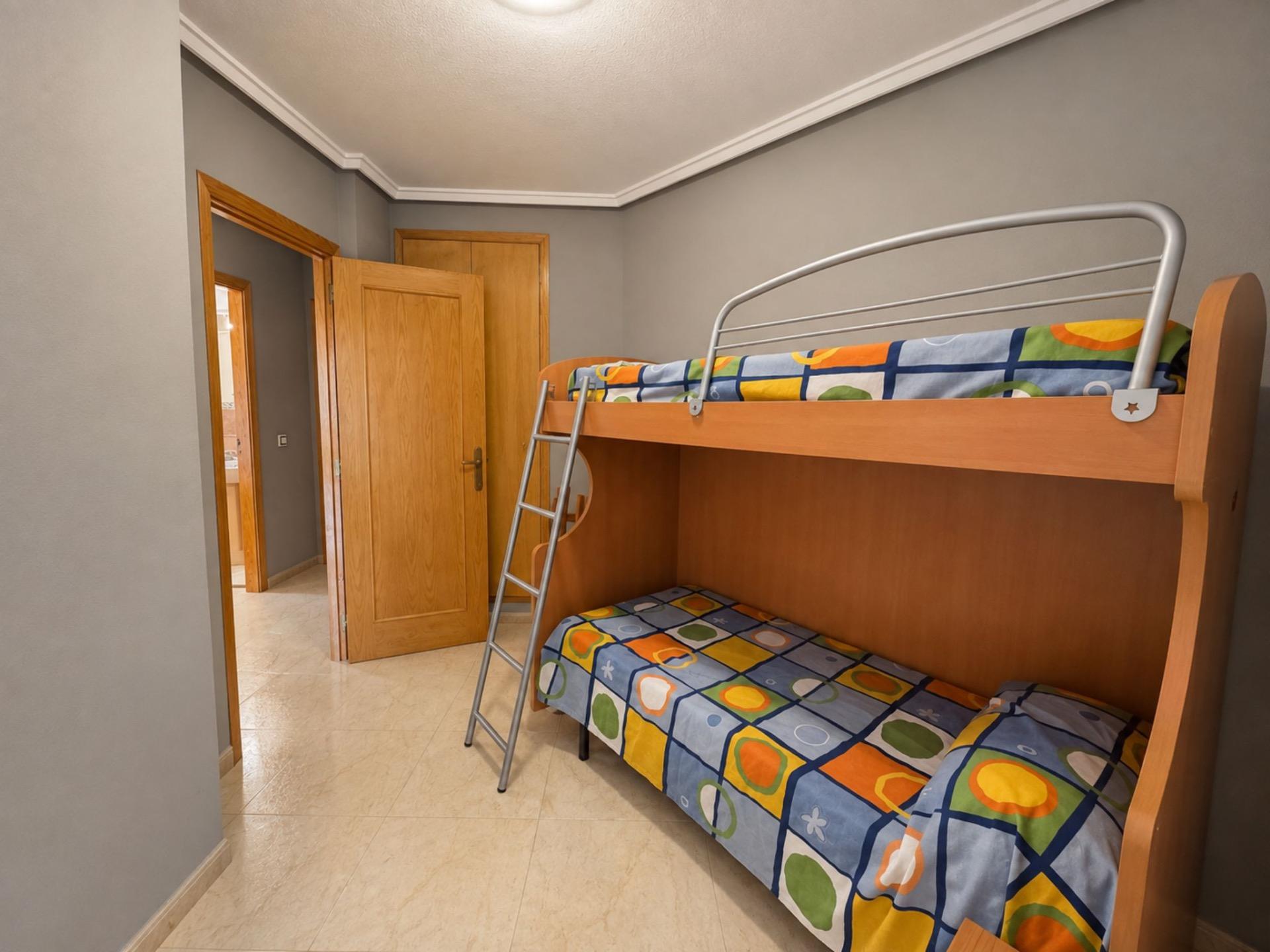 For sale - 2 Bedroom 1 Bathroom Apartment in Torrevieja - Estacion De Autobuses  - Alicante