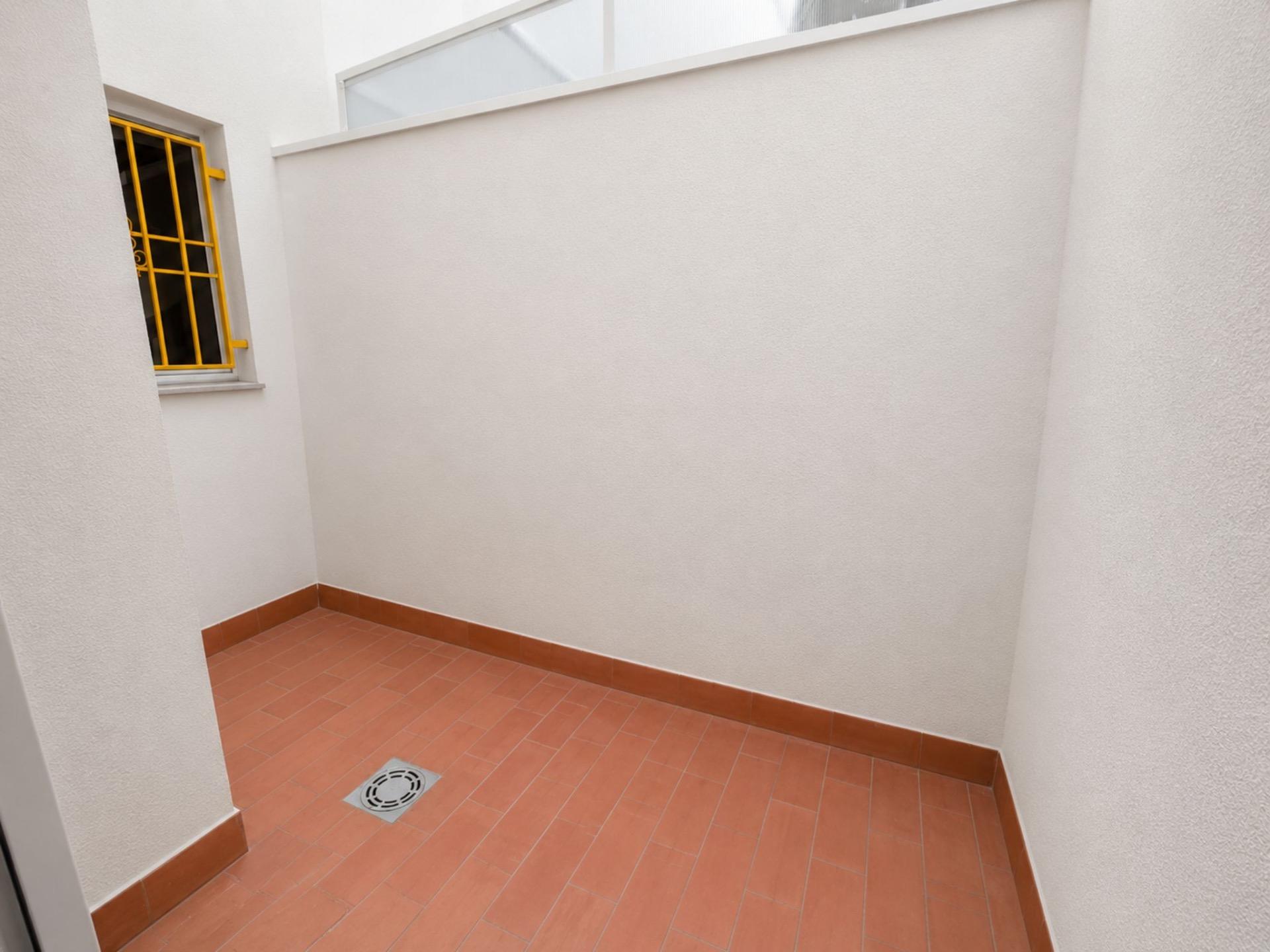 For sale - 2 Bedroom 1 Bathroom Apartment in Torrevieja - Estacion De Autobuses  - Alicante