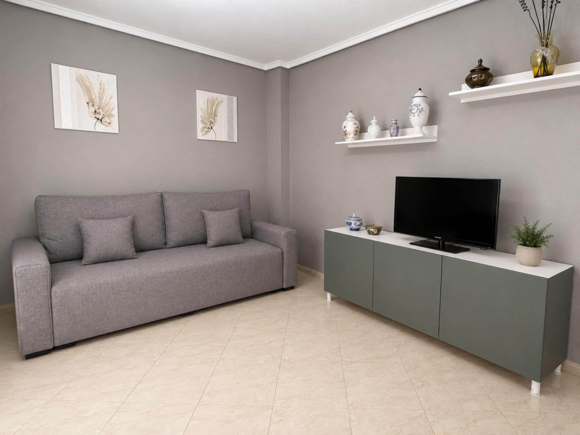 For sale - 2 Bedroom 1 Bathroom Apartment in Torrevieja - Estacion De Autobuses  - Alicante