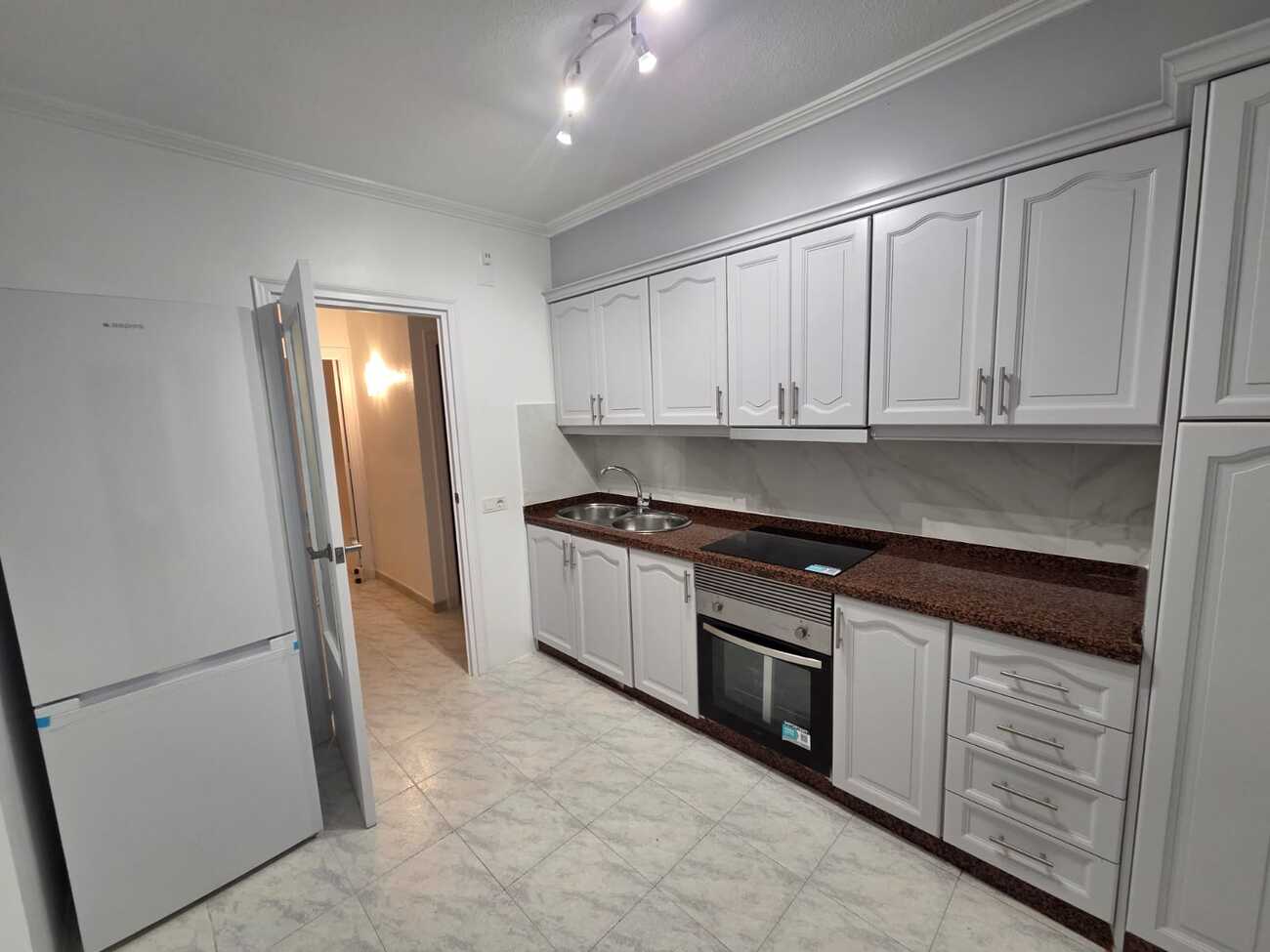 For sale - 3 Bedroom 2 Bathroom Apartment in Torrevieja - Habaneras  - Alicante