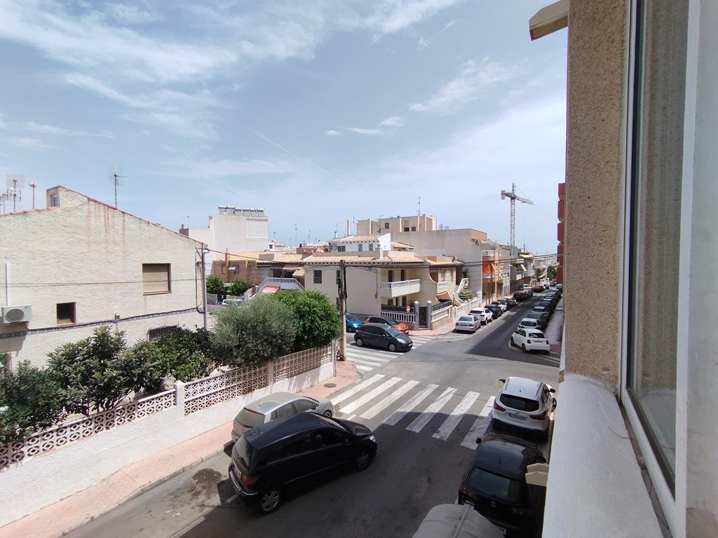 For sale - 2 Bedroom 1 Bathroom Apartment in Torrevieja - Habaneras  - Alicante