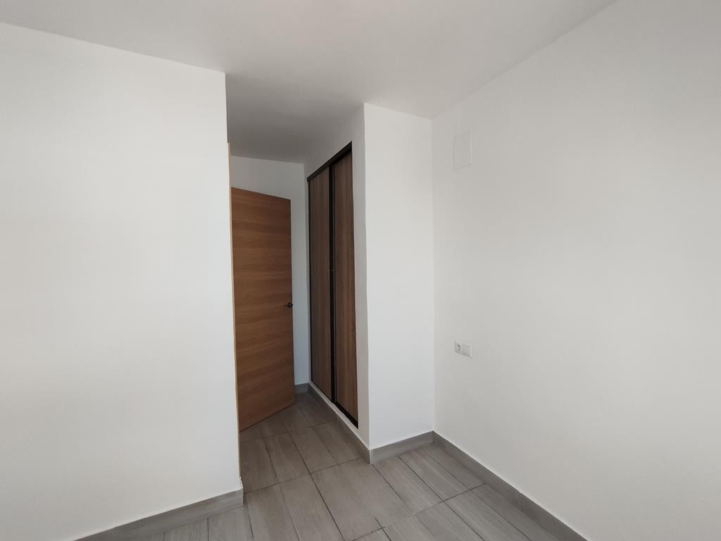 For sale - 2 Bedroom 1 Bathroom Apartment in Torrevieja - Habaneras  - Alicante