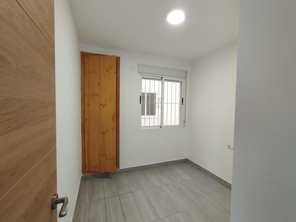 For sale - 2 Bedroom 1 Bathroom Apartment in Torrevieja - Habaneras  - Alicante