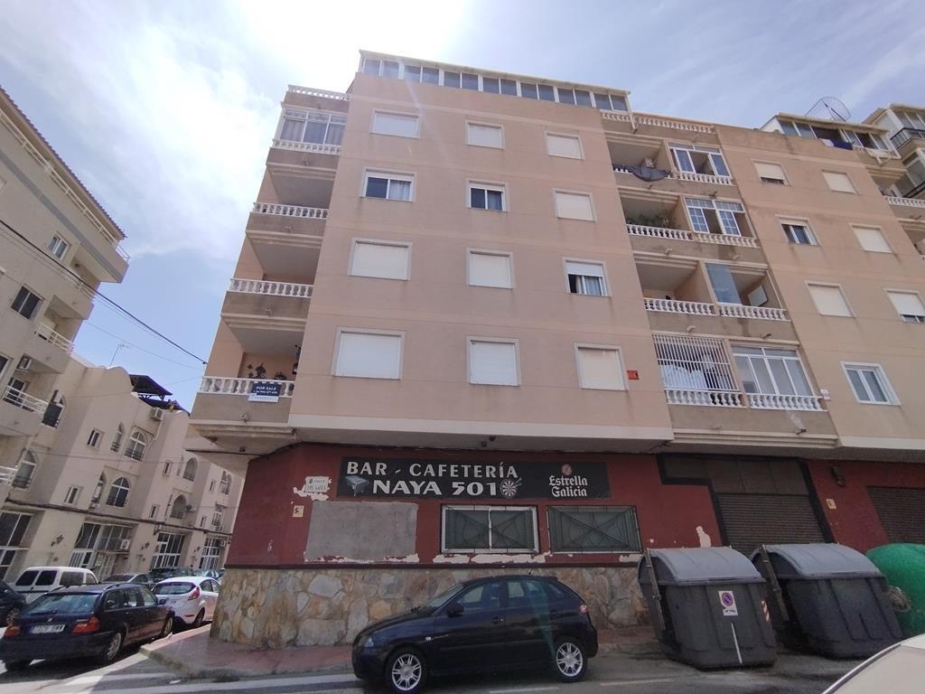 For sale - 2 Bedroom 1 Bathroom Apartment in Torrevieja - Habaneras  - Alicante