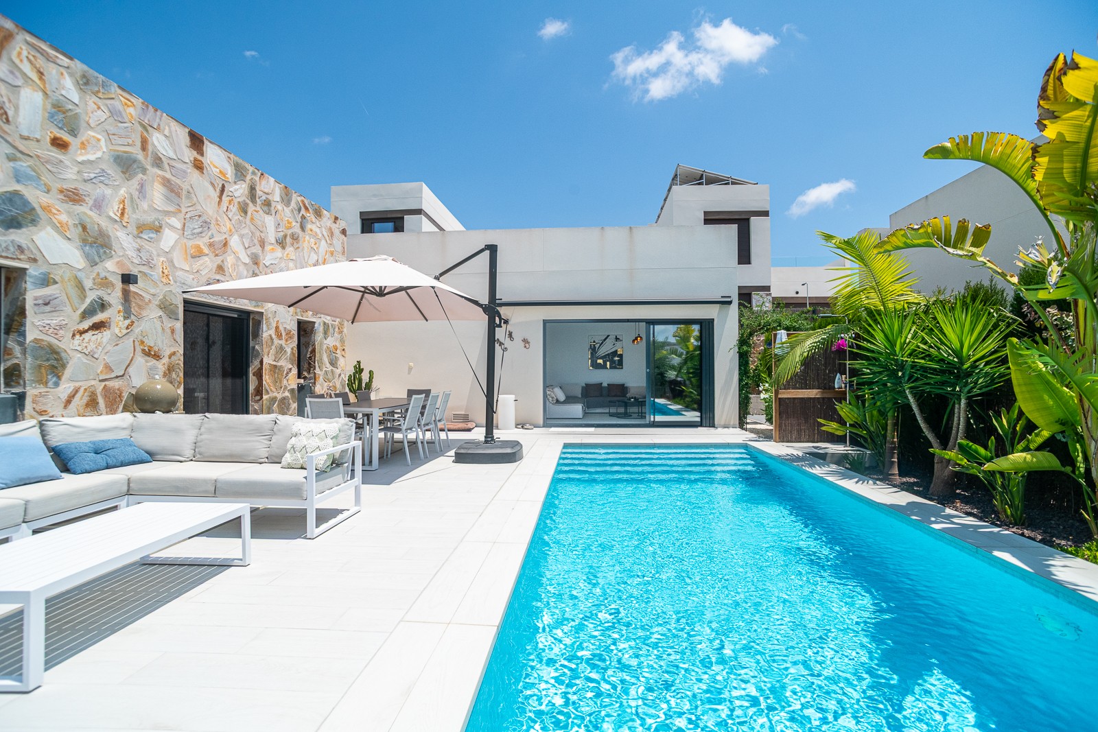 For sale - 3 Bedroom 2 Bathroom Villa in Algorfa - Inland  - Alicante