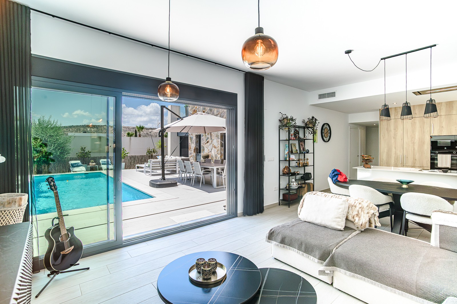 For sale - 3 Bedroom 2 Bathroom Villa in Algorfa - Inland  - Alicante
