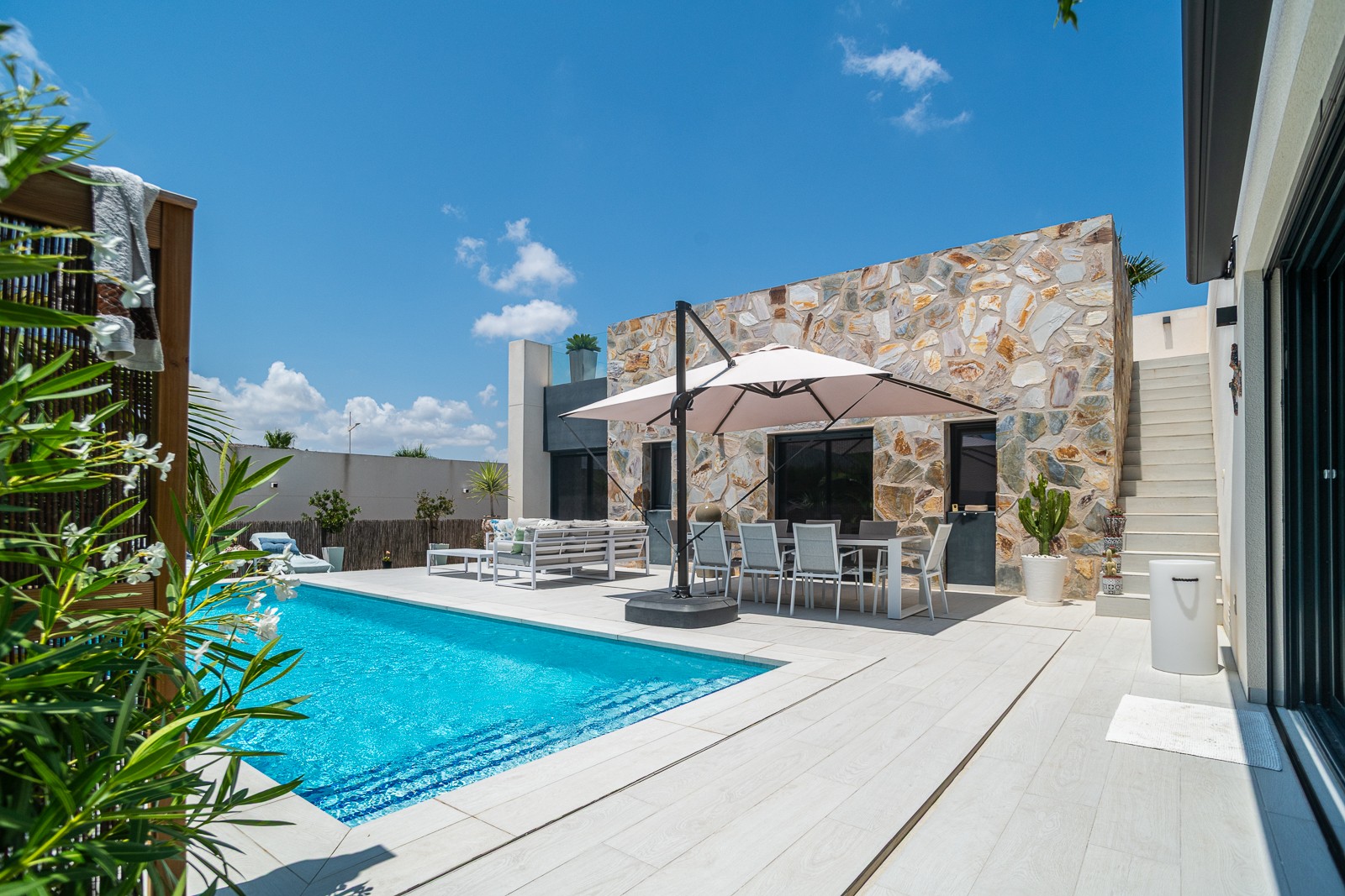 For sale - 3 Bedroom 2 Bathroom Villa in Algorfa - Inland  - Alicante