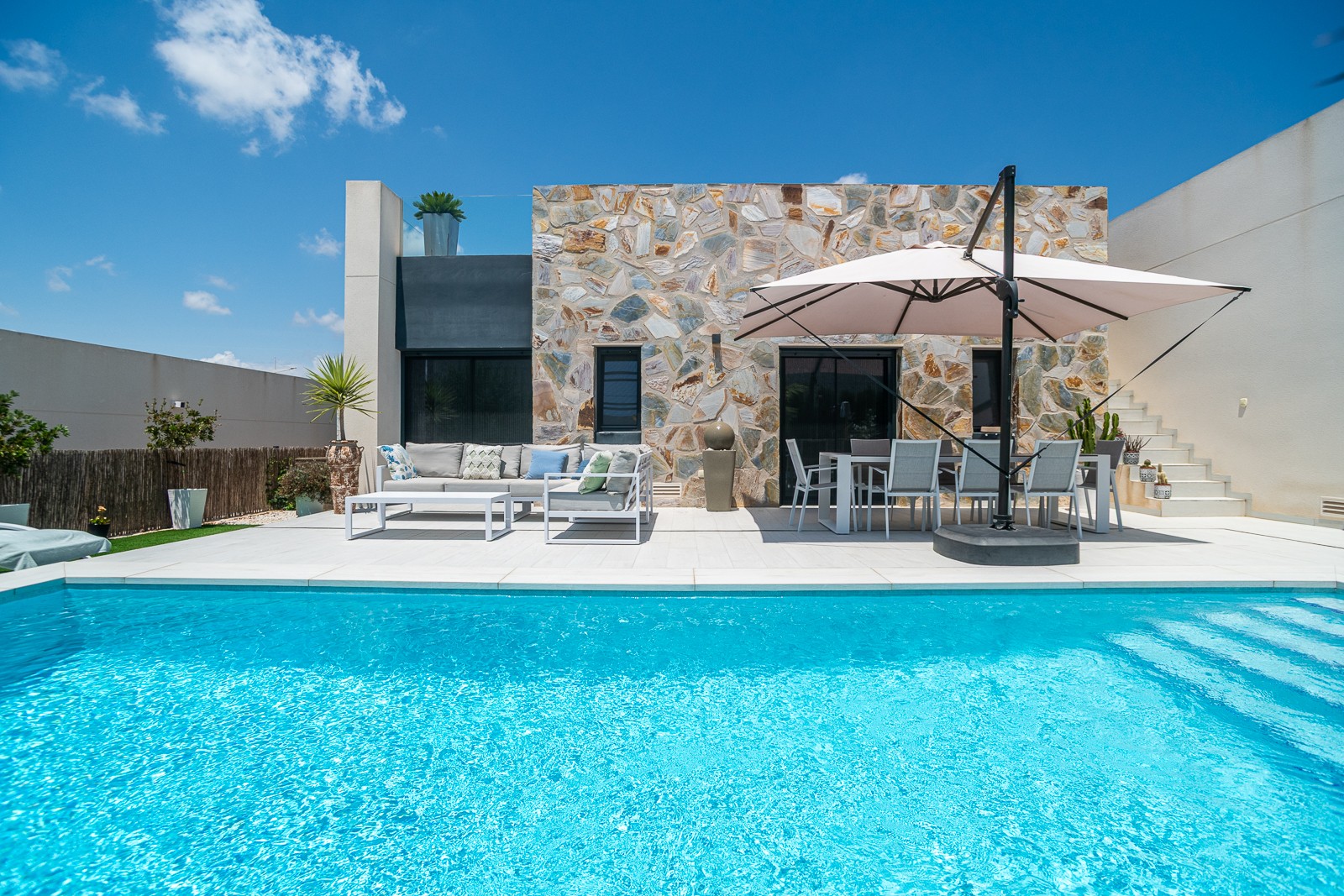 For sale - 3 Bedroom 2 Bathroom Villa in Algorfa - Inland  - Alicante