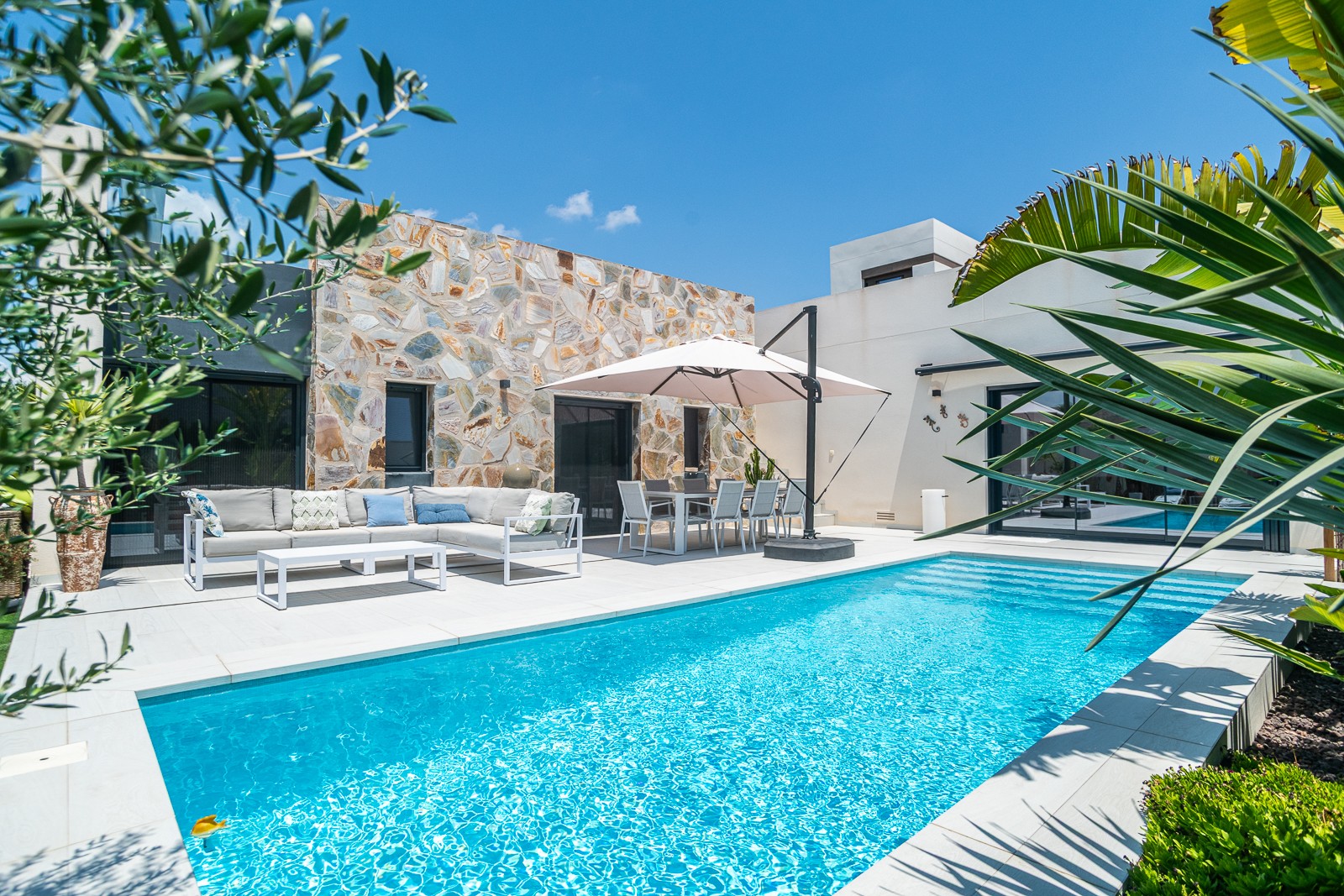 For sale - 3 Bedroom 2 Bathroom Villa in Algorfa - Inland  - Alicante