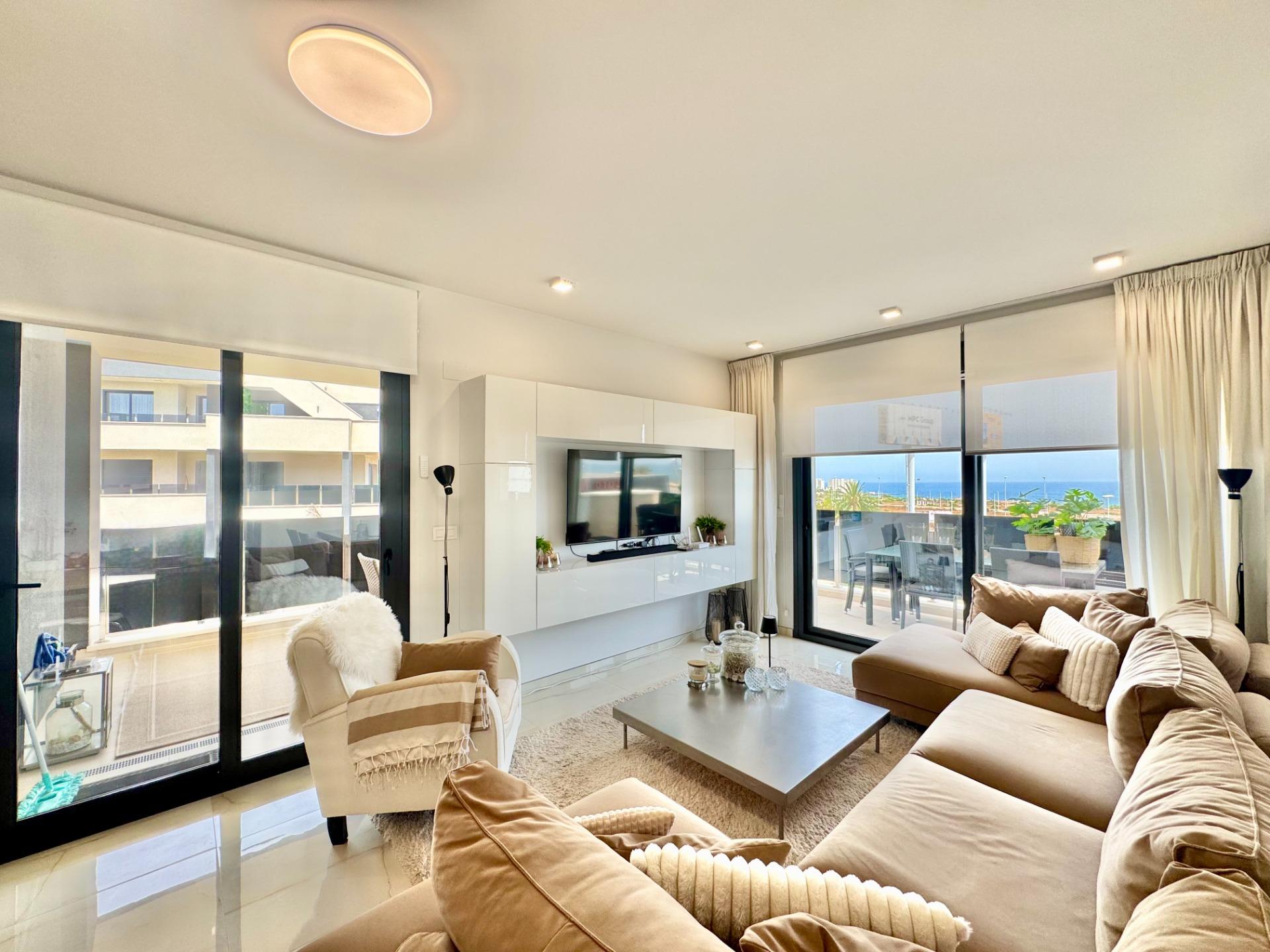 For sale - 3 Bedroom 2 Bathroom Apartment in Orihuela Costa - Punta Prima  - Alicante