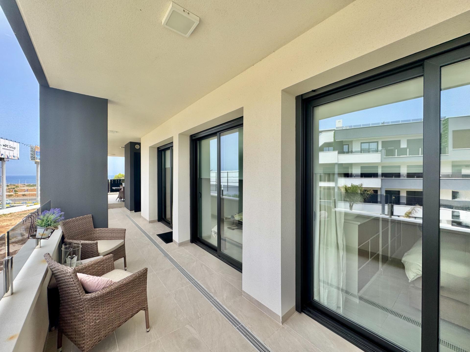 For sale - 3 Bedroom 2 Bathroom Apartment in Orihuela Costa - Punta Prima  - Alicante