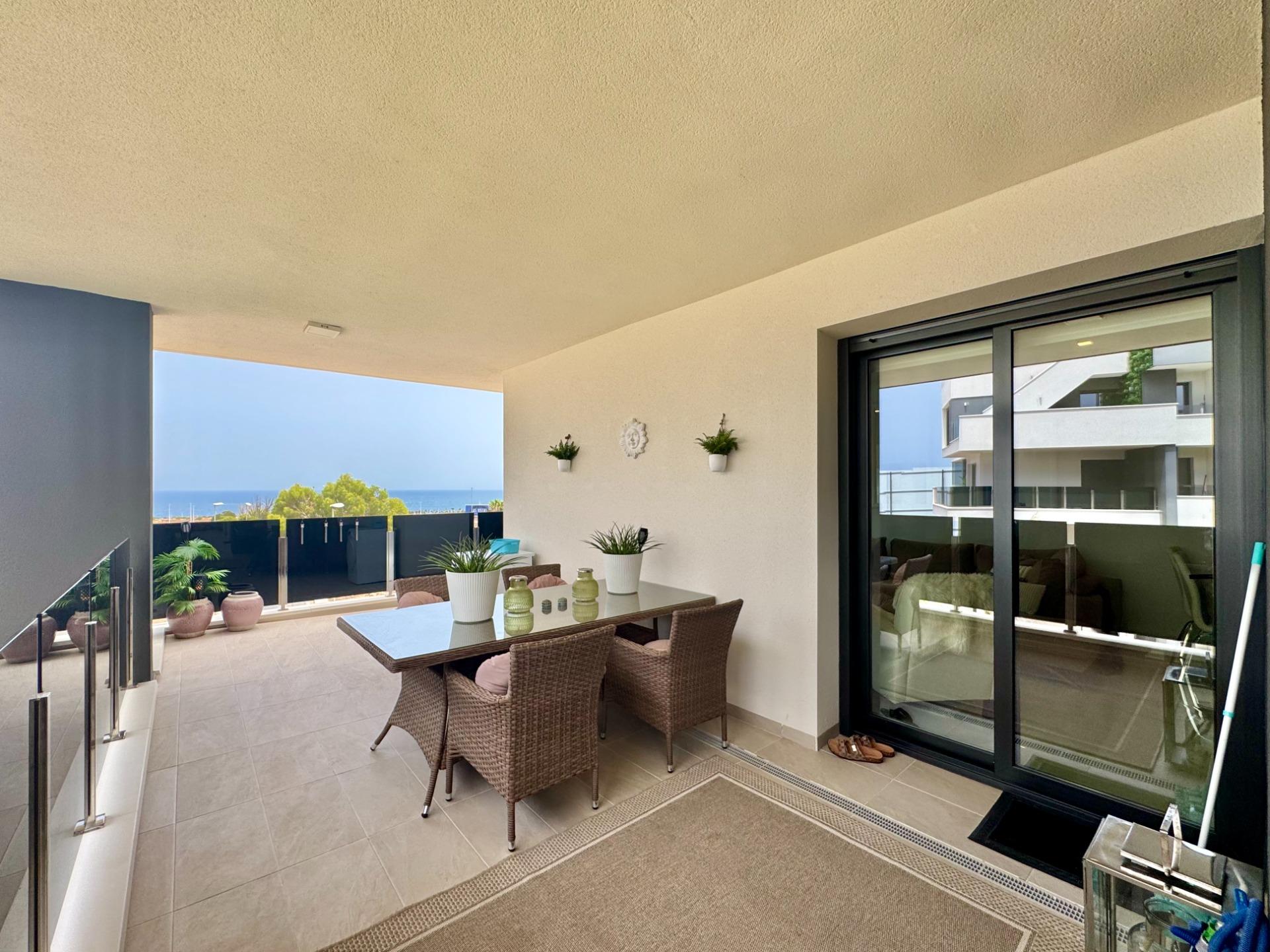 For sale - 3 Bedroom 2 Bathroom Apartment in Orihuela Costa - Punta Prima  - Alicante