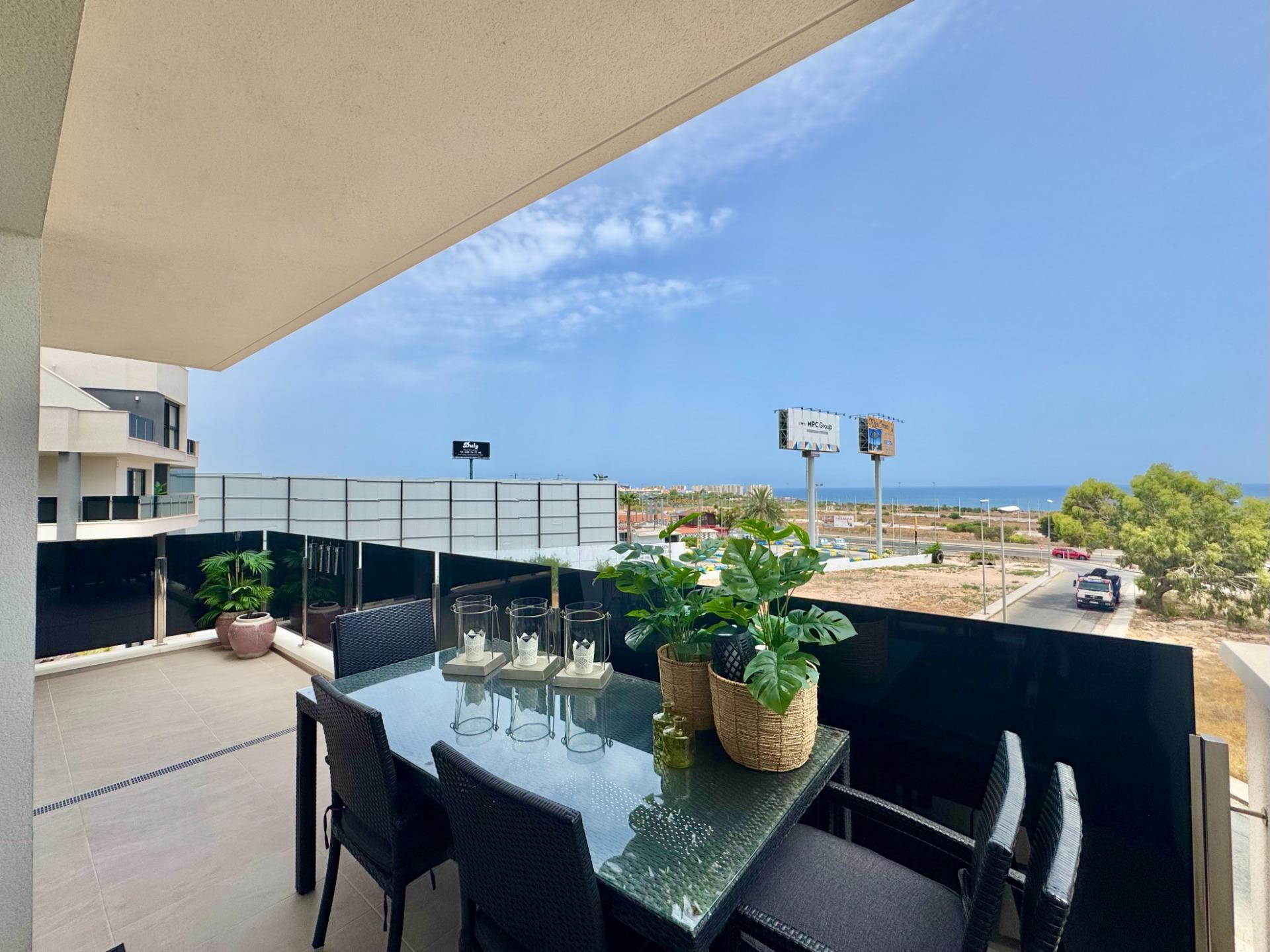 For sale - 3 Bedroom 2 Bathroom Apartment in Orihuela Costa - Punta Prima  - Alicante