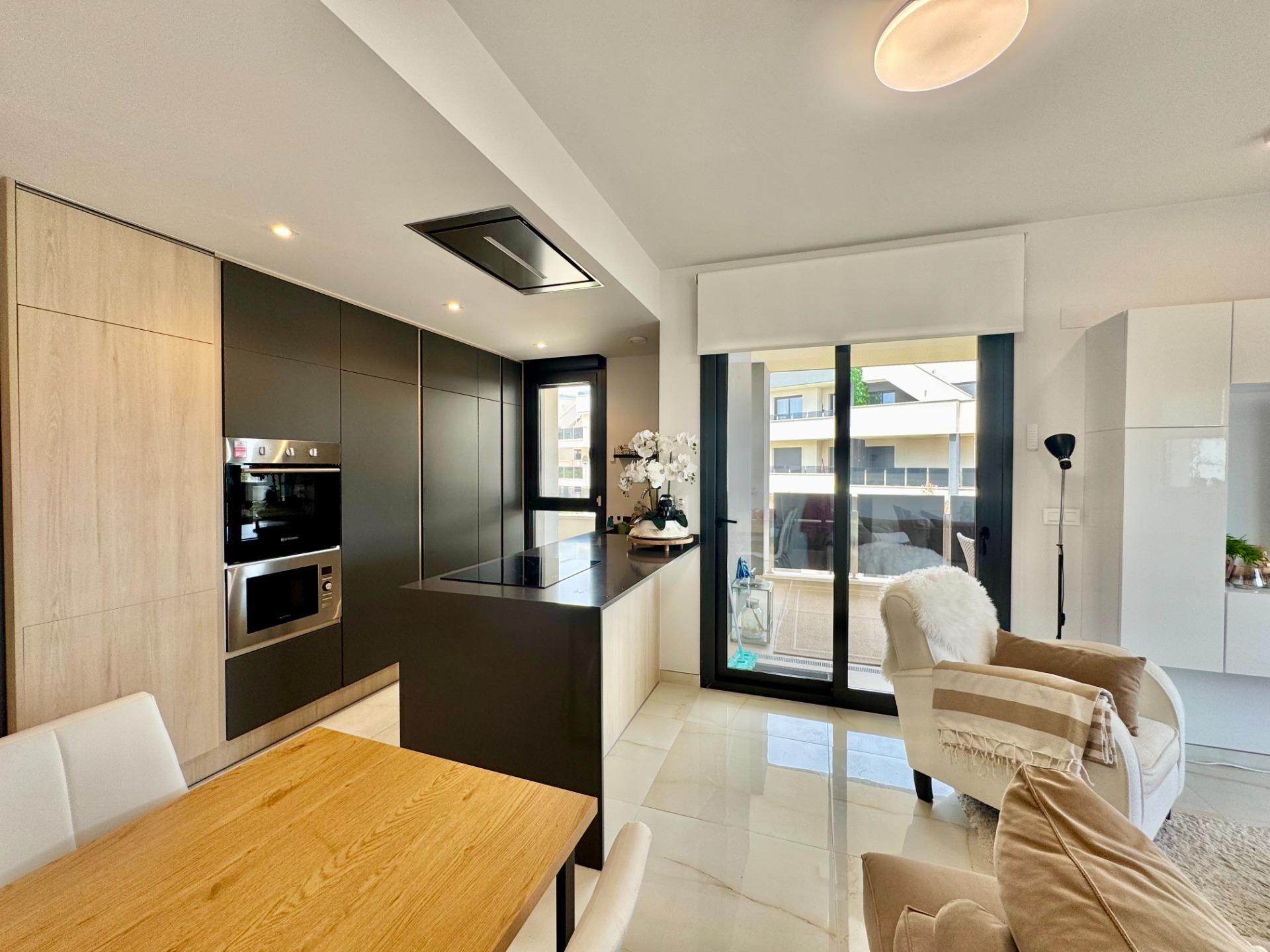 For sale - 3 Bedroom 2 Bathroom Apartment in Orihuela Costa - Punta Prima  - Alicante