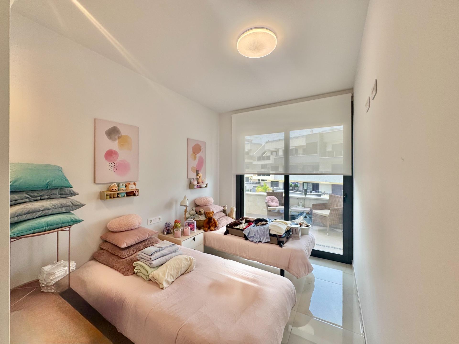 For sale - 3 Bedroom 2 Bathroom Apartment in Orihuela Costa - Punta Prima  - Alicante