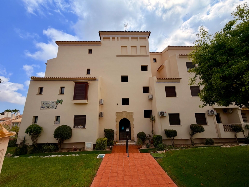 3 Bedroom 2 Bathroom Penthouse in Orihuela Costa
