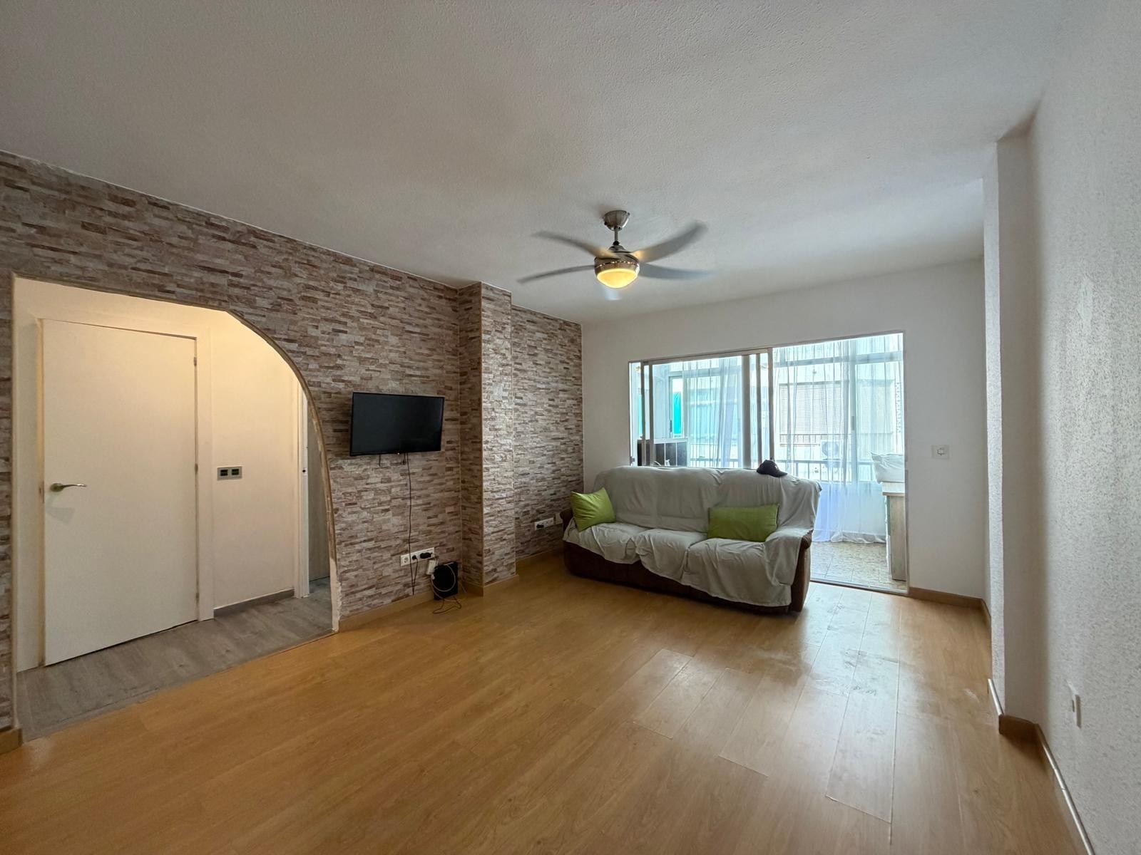 For sale - 2 Bedroom 1 Bathroom Apartment in Torrevieja - Playa Del Cura  - Alicante