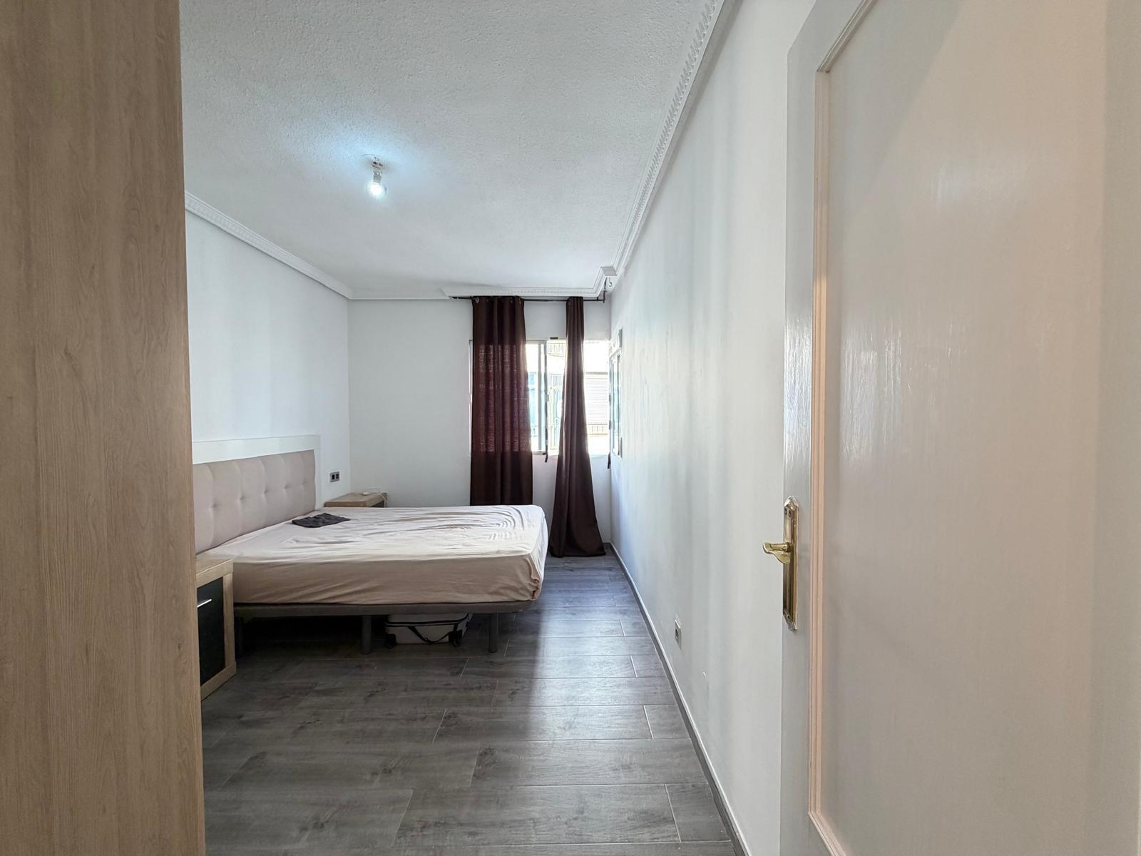 For sale - 2 Bedroom 1 Bathroom Apartment in Torrevieja - Playa Del Cura  - Alicante