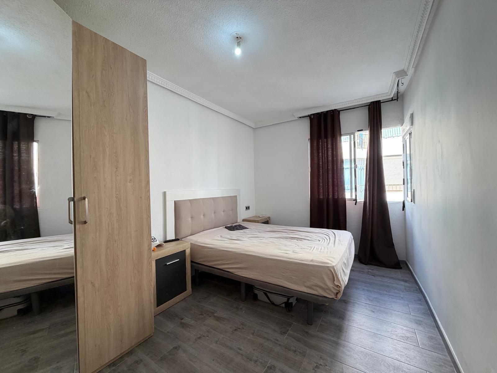 For sale - 2 Bedroom 1 Bathroom Apartment in Torrevieja - Playa Del Cura  - Alicante