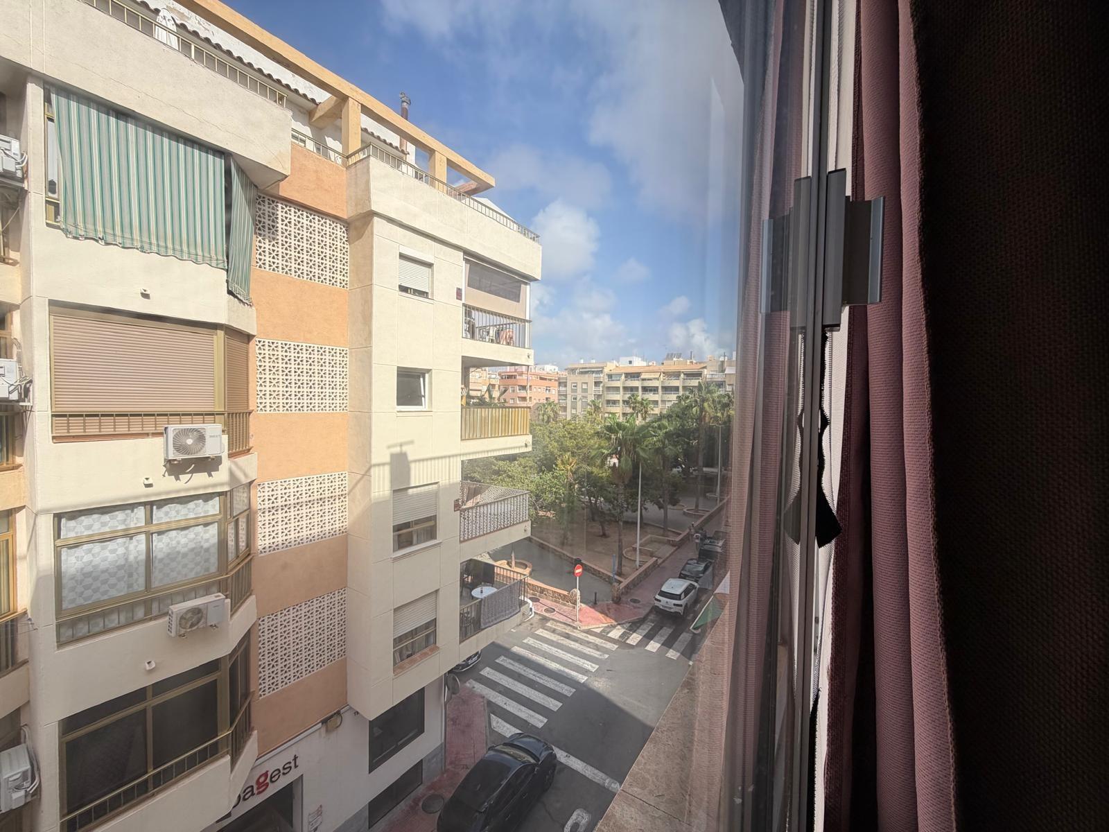 For sale - 2 Bedroom 1 Bathroom Apartment in Torrevieja - Playa Del Cura  - Alicante