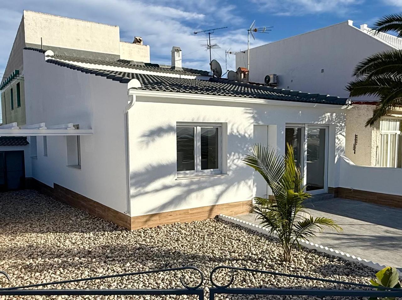 Sold - 3 Bedroom 1 Bathroom Bungalow in Ciudad Quesada - Costa Blanca  - Alicante