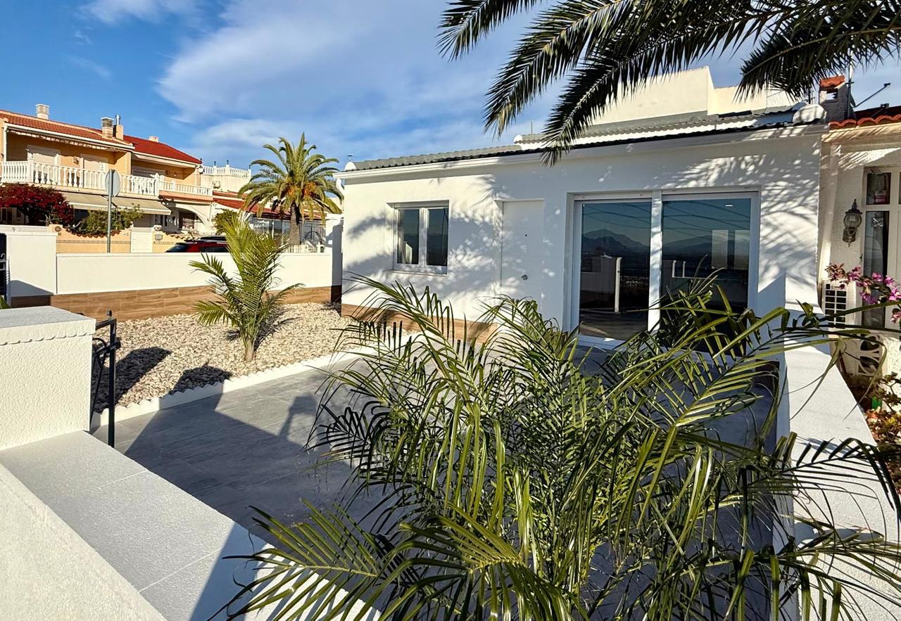 Sold - 3 Bedroom 1 Bathroom Bungalow in Ciudad Quesada - Costa Blanca  - Alicante