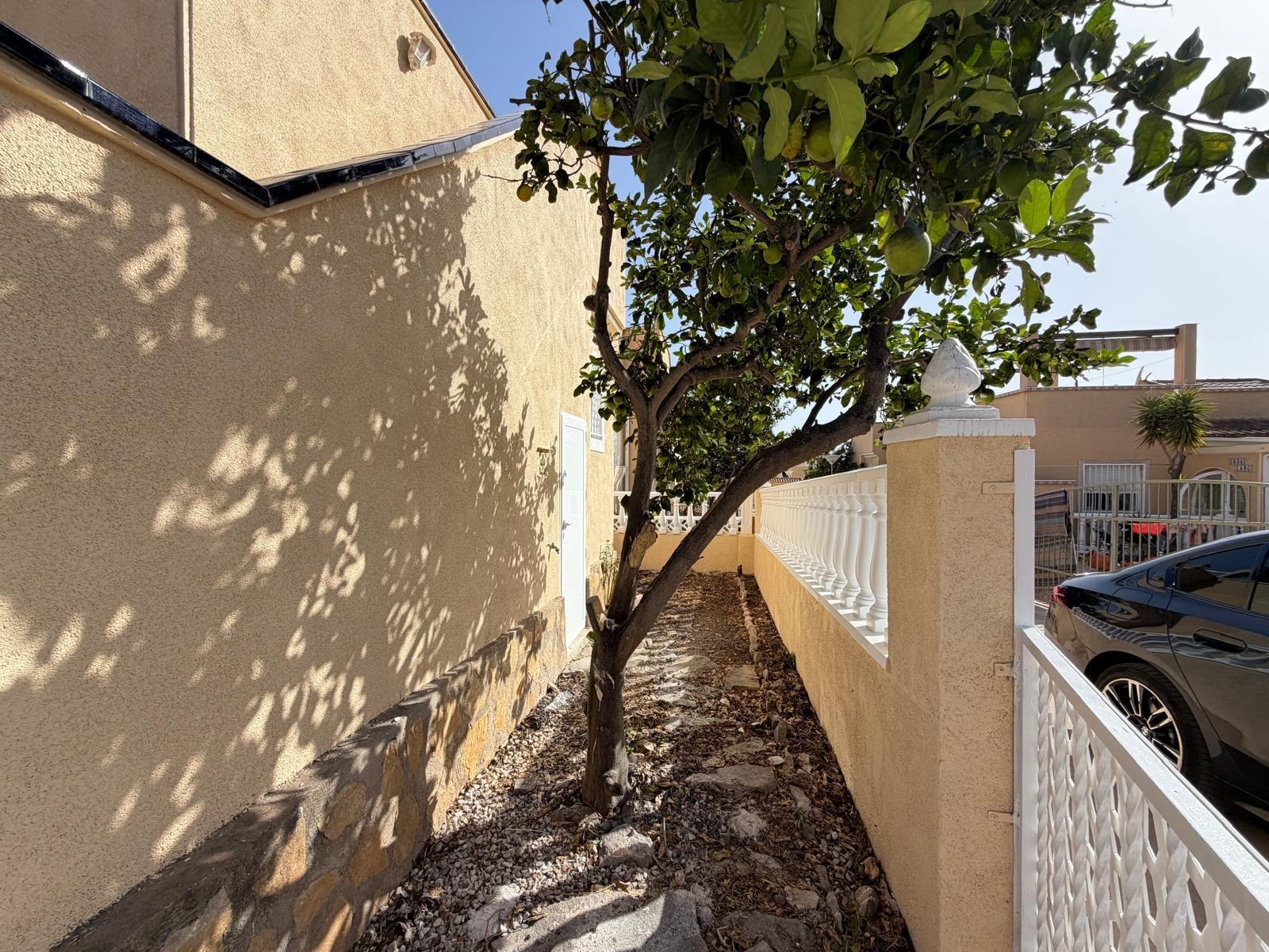 For sale - 2 Bedroom 1 Bathroom Town House in Torrevieja - Miramar - Torre Del Moro  - Alicante