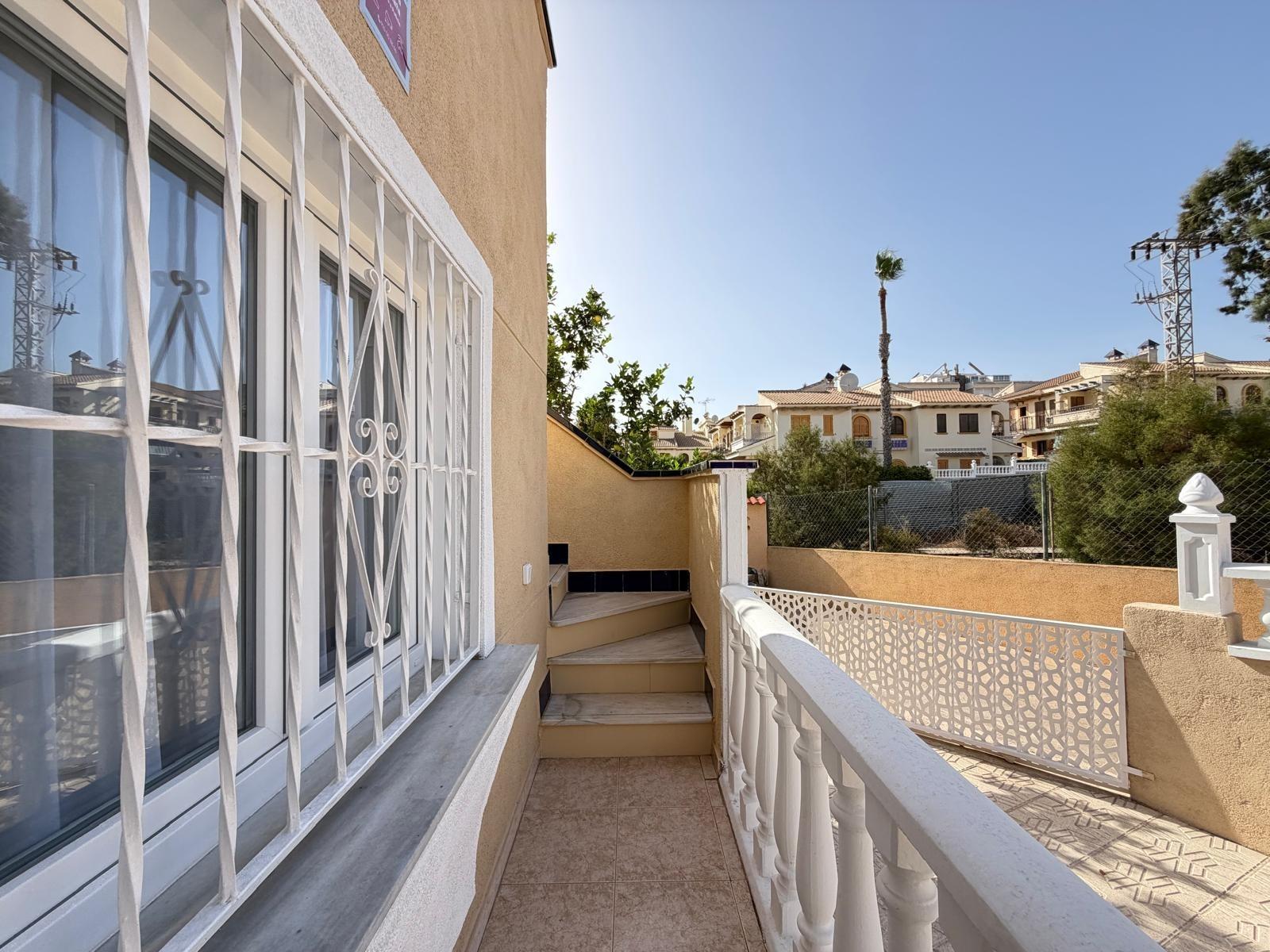 For sale - 2 Bedroom 1 Bathroom Town House in Torrevieja - Miramar - Torre Del Moro  - Alicante