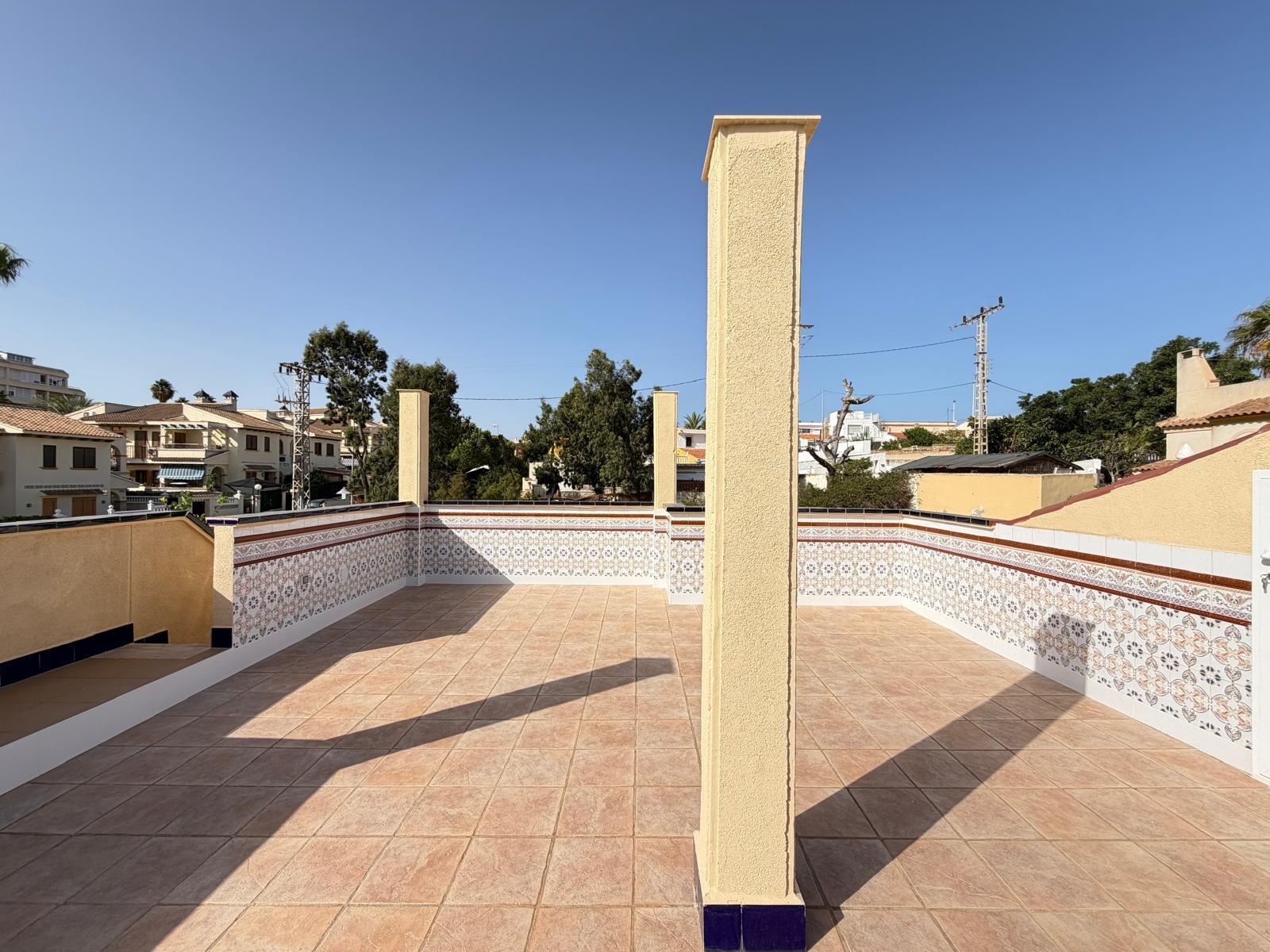 For sale - 2 Bedroom 1 Bathroom Town House in Torrevieja - Miramar - Torre Del Moro  - Alicante