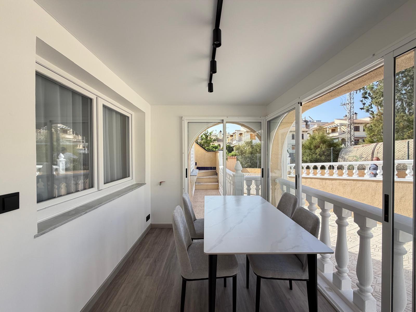 For sale - 2 Bedroom 1 Bathroom Town House in Torrevieja - Miramar - Torre Del Moro  - Alicante