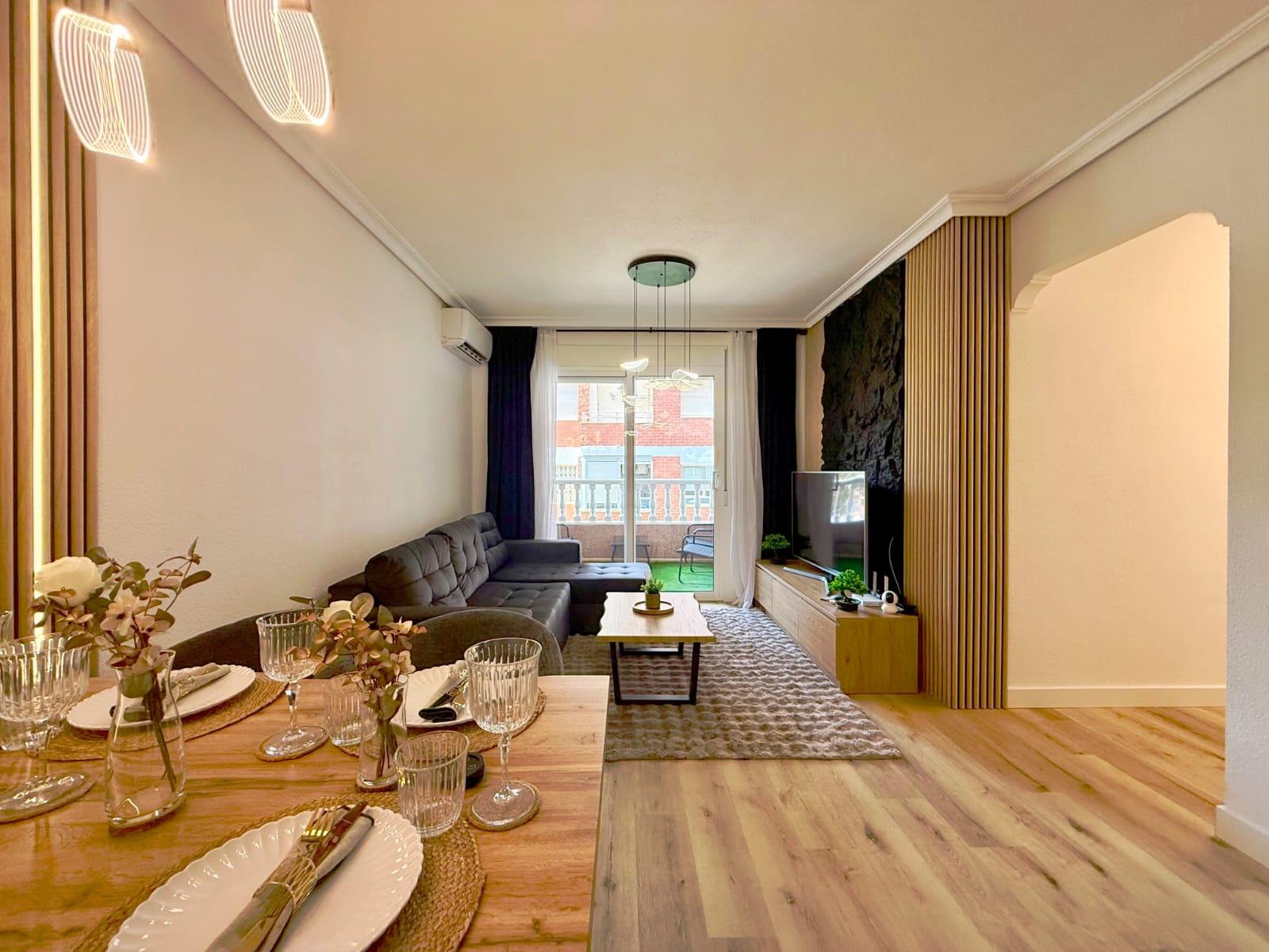 For sale - 2 Bedroom 1 Bathroom Apartment in Torrevieja - Playa Del Cura  - Alicante
