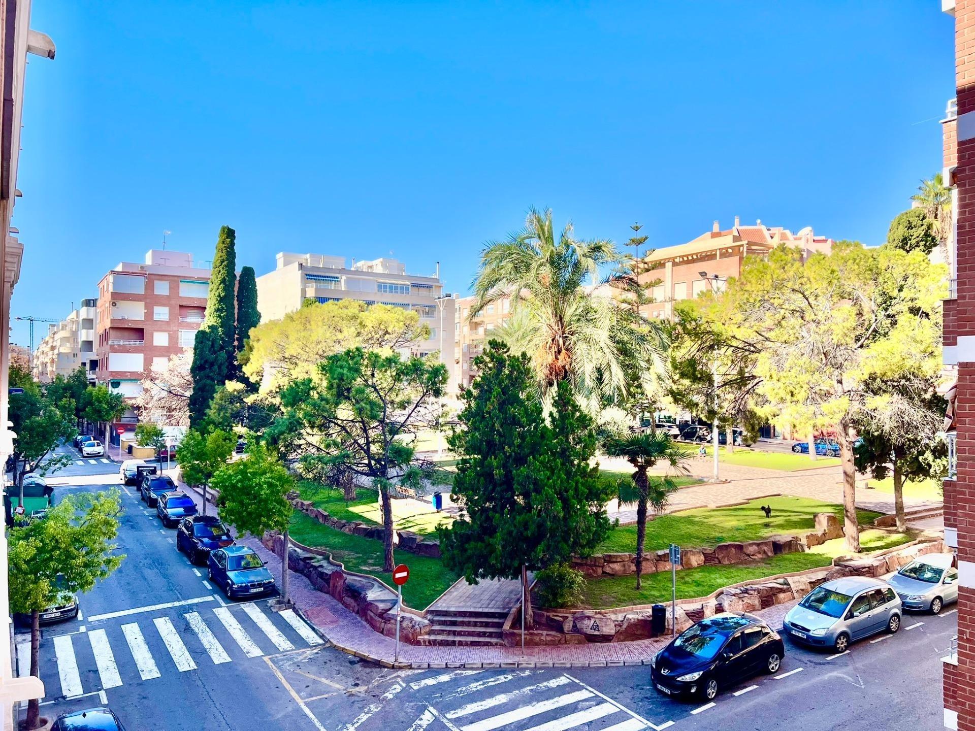 For sale - 2 Bedroom 1 Bathroom Apartment in Torrevieja - Playa Del Cura  - Alicante