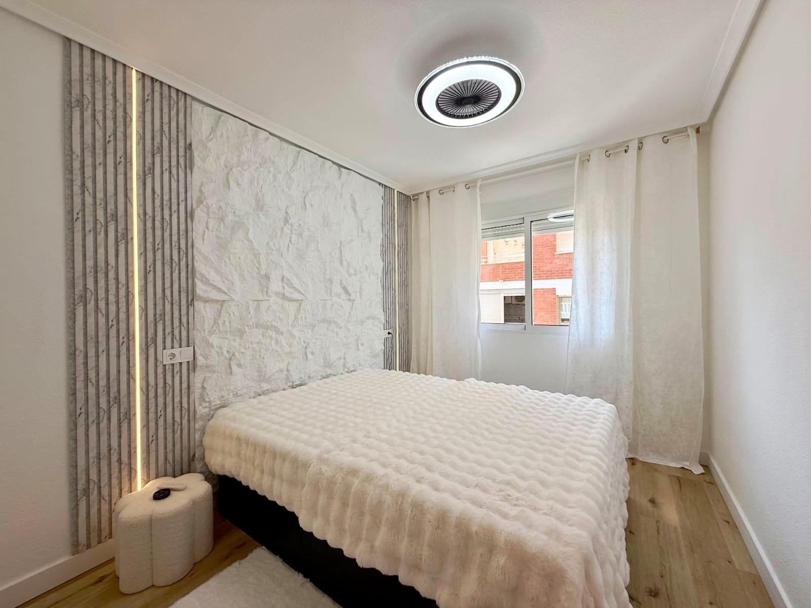 For sale - 2 Bedroom 1 Bathroom Apartment in Torrevieja - Playa Del Cura  - Alicante
