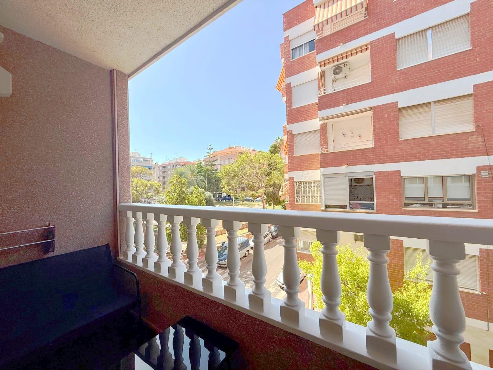 For sale - 2 Bedroom 1 Bathroom Apartment in Torrevieja - Playa Del Cura  - Alicante